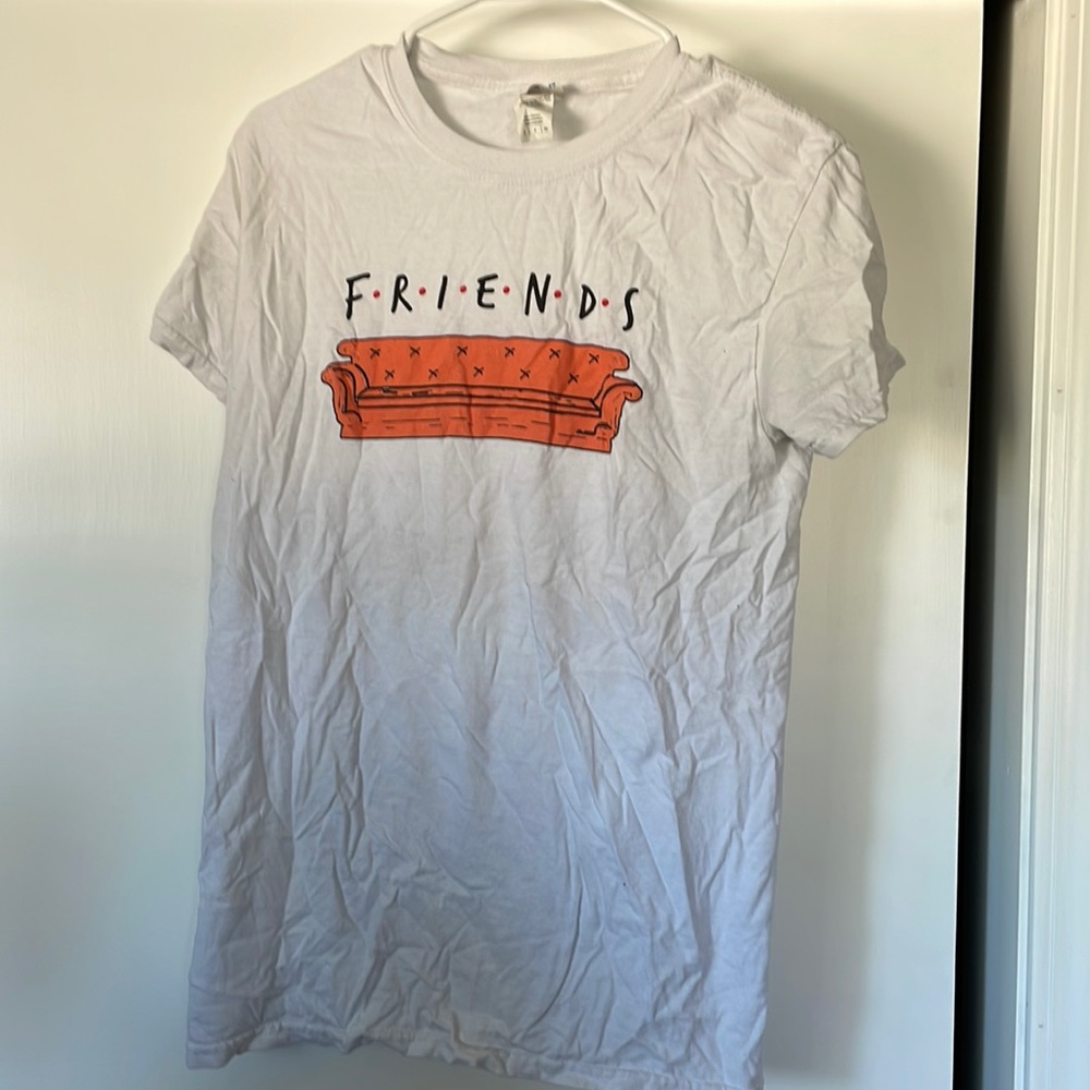 Size S friends shirt.